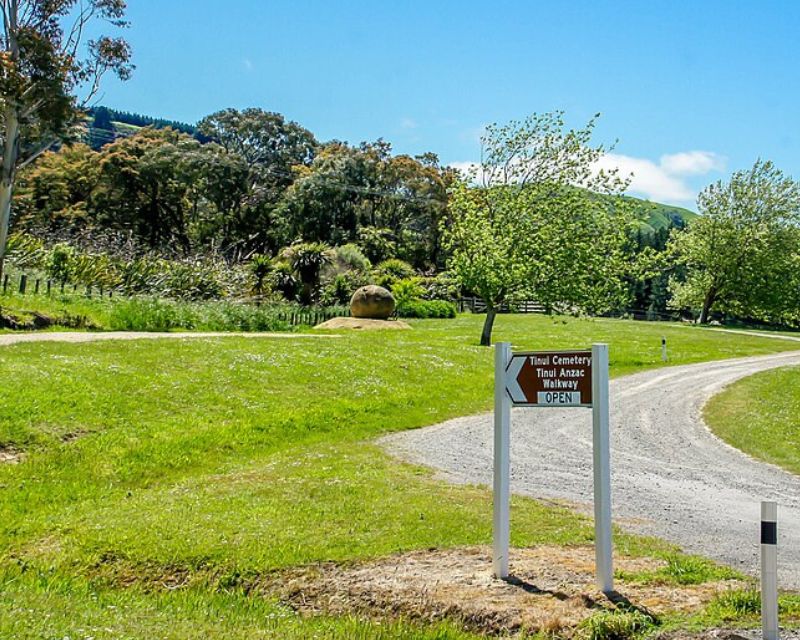 Tīnui Cemetery Entrance Sign